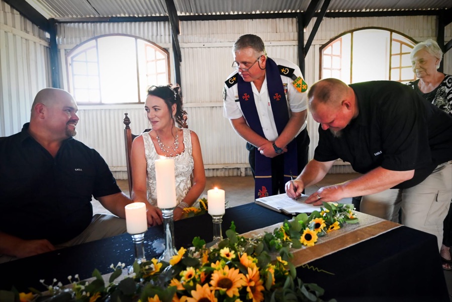 Wedding ceremony by Dr. Gerrit Rademeyer in Memel